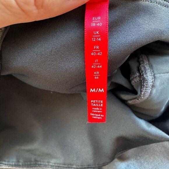 SPANX Women’s Sz Medium Petite Faux Leather High Rise Leggings Black Compression - Picture 9 of 14